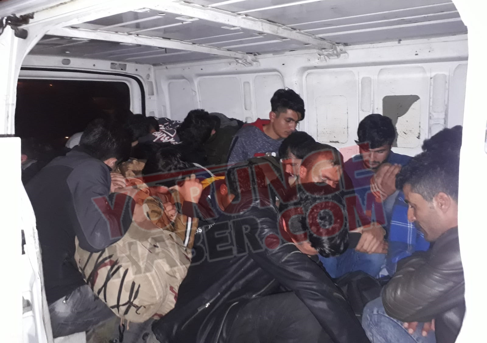 Silivri'de 18 mülteci yakalandı: 2 asker yaralı