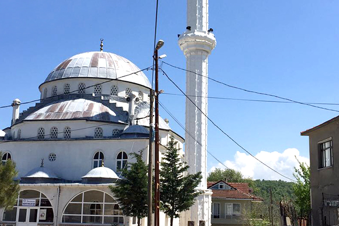 Başakköy Cami’sine yeni minare yapıldı