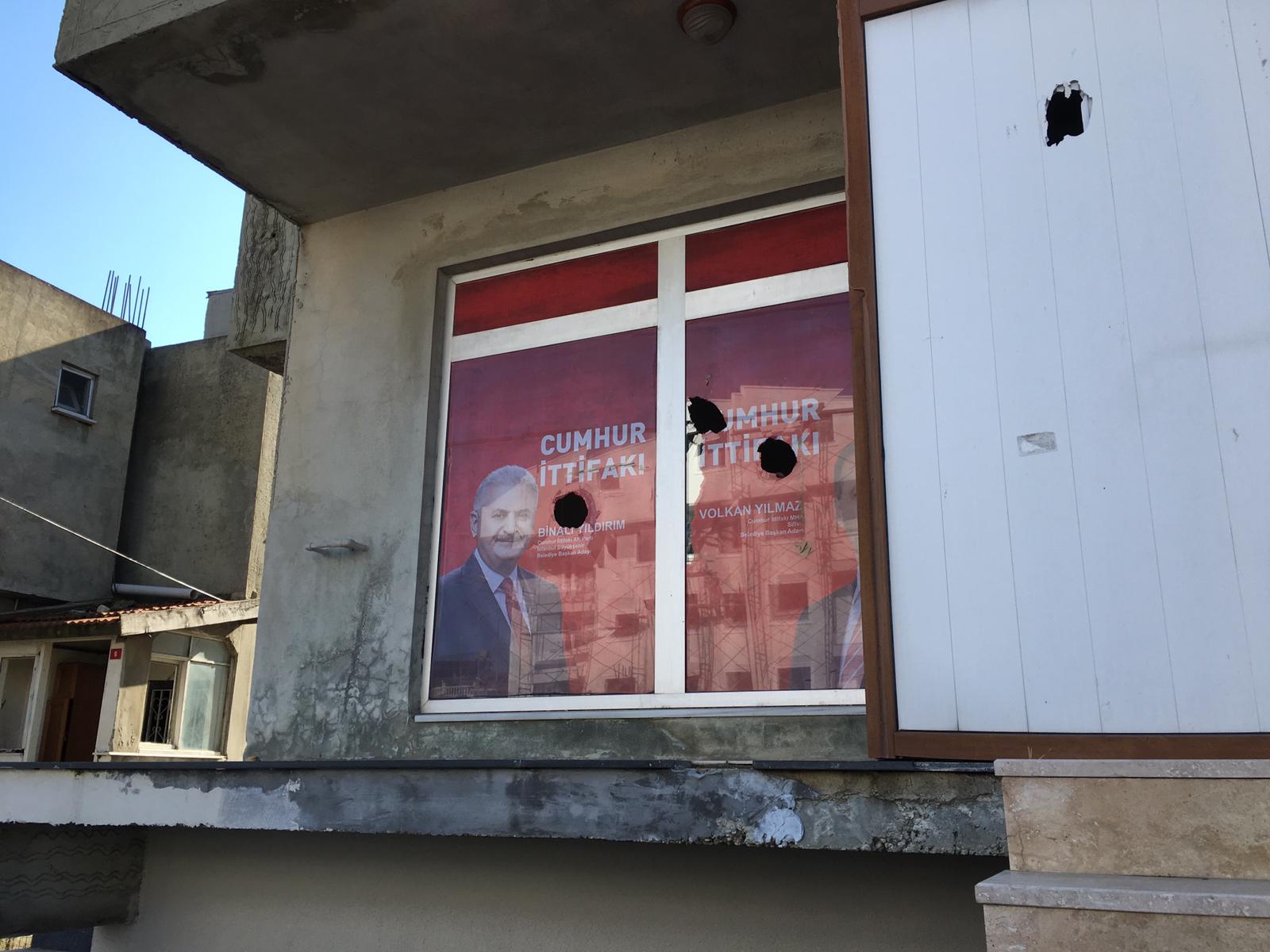 Cumhur İttifakı seçim ofisine taşlı saldırı