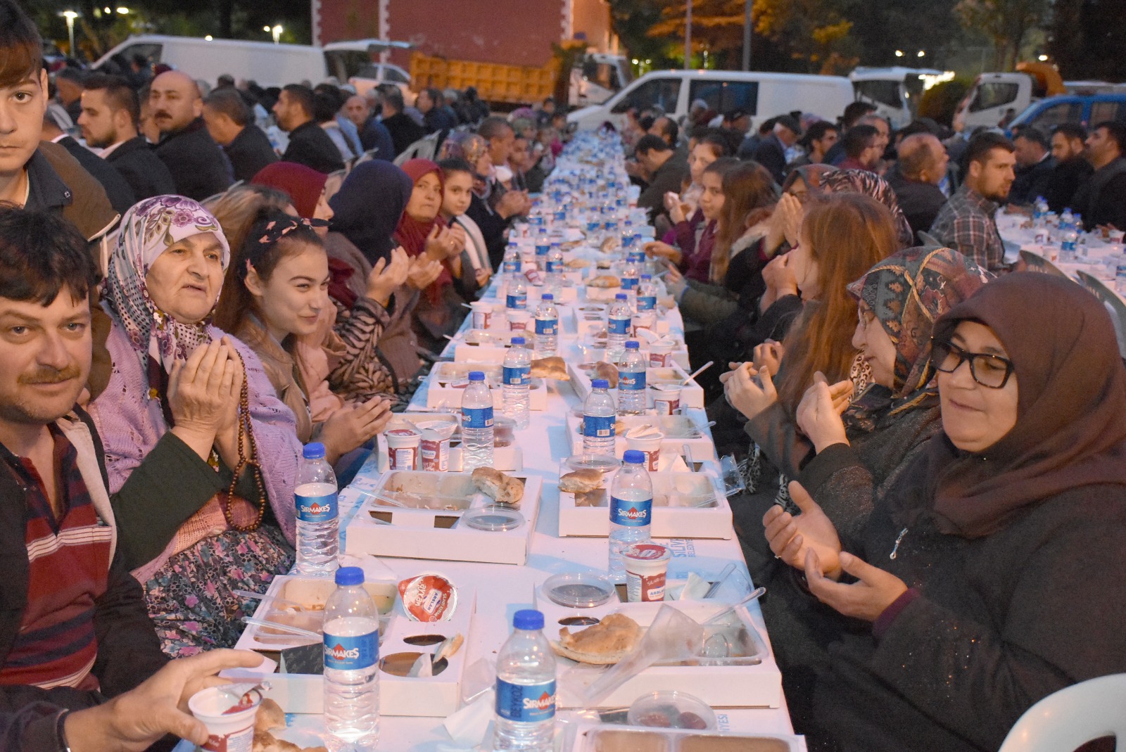 Değirmenköylüler Gönül Sofrası'nda Iftar yaptı