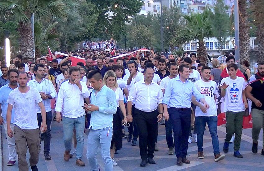 Silivri’de seçim sonuçları kutlandı