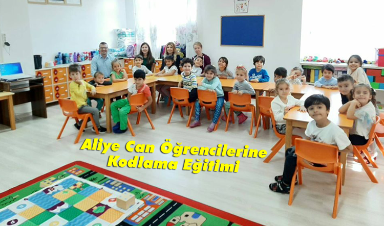 Aliye Can öğrencilerine kodlama eğitimi verildi