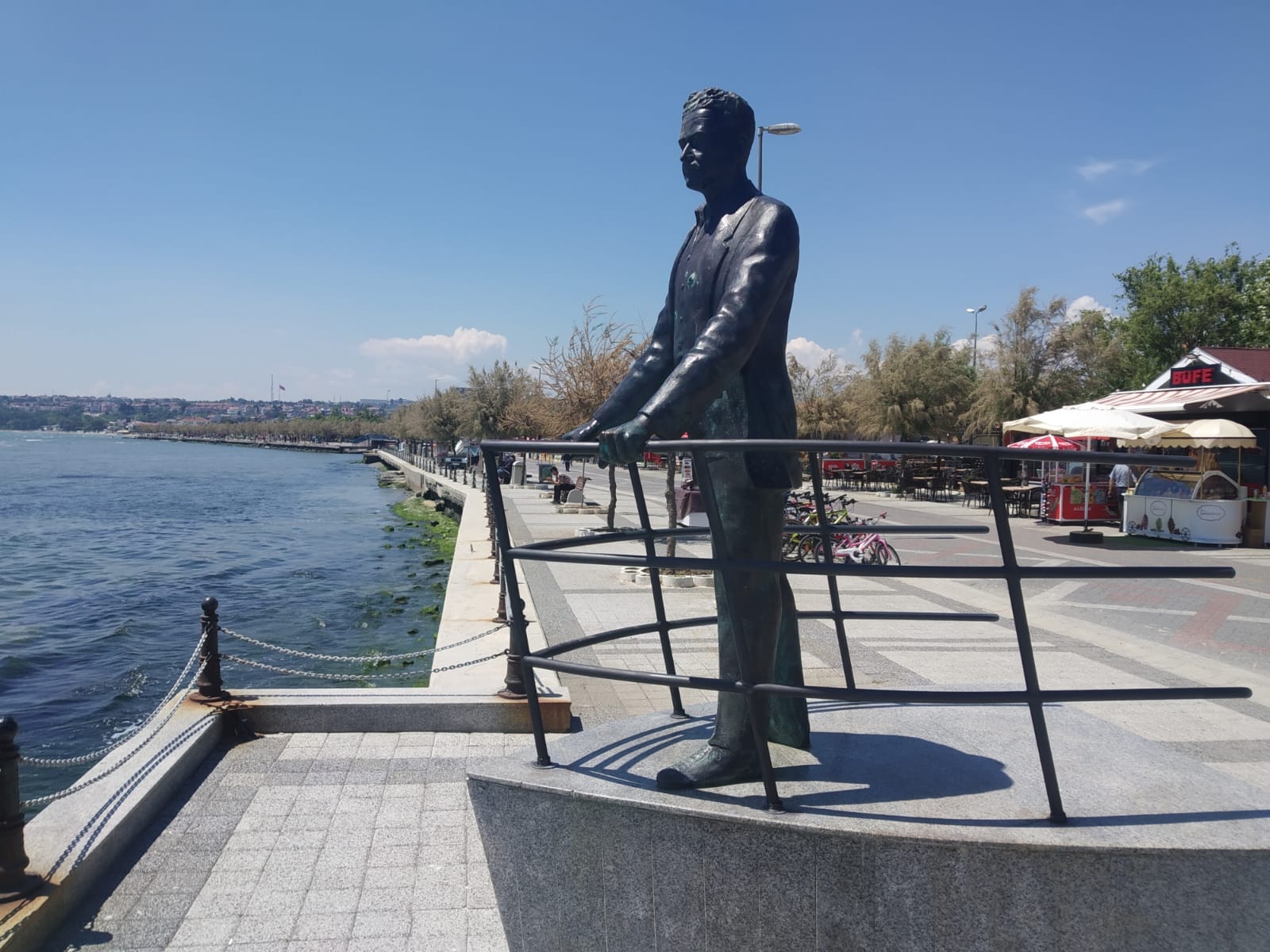 Nazım Heykeli Eski Haline Kavuştu