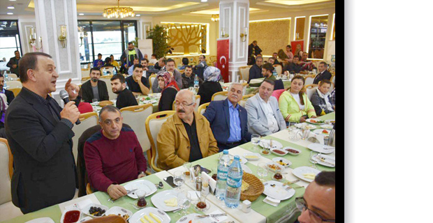 Özcan Işıklar, kuaförlerle bir araya geldi