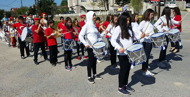 Öğrencilere bando malzemeleri Kalko'dan