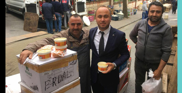Pazarcı esnafına sabah çorbası MHP'den