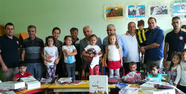 AK Parti'den okullara ihtiyaç desteği