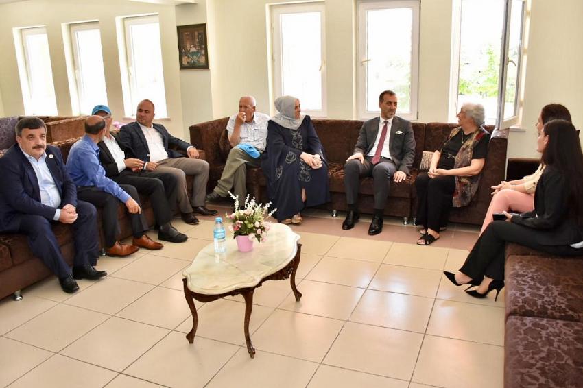 Başkan Yılmaz'dan huzurevi ziyareti