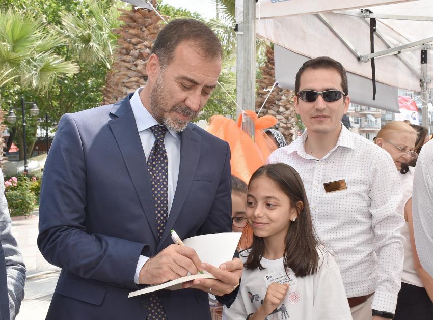 Bilim Şenliği'ne katılan öğrecilere Nutuk