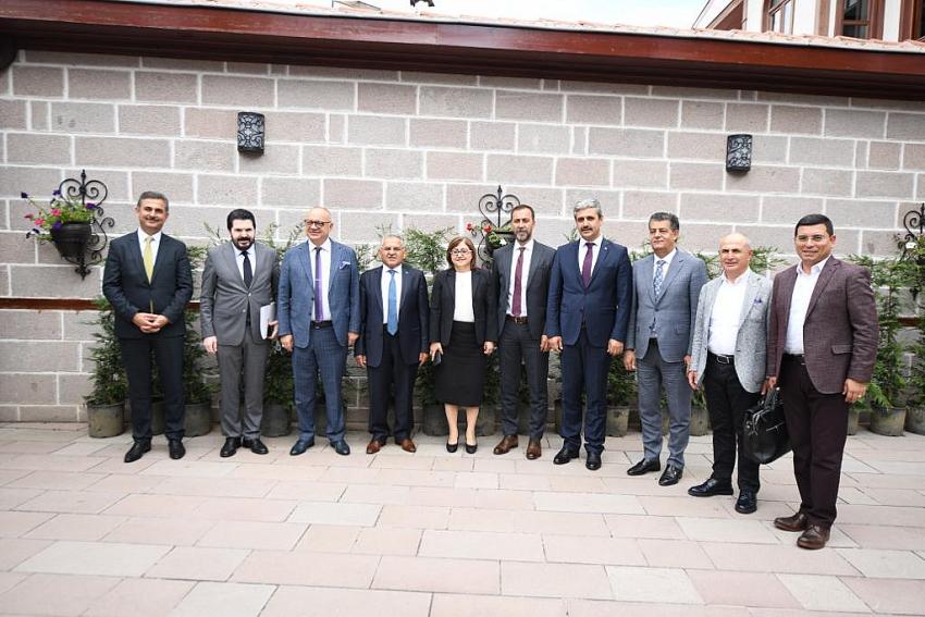 Başkan Yılmaz TBB Encümen Toplantısına katıldı