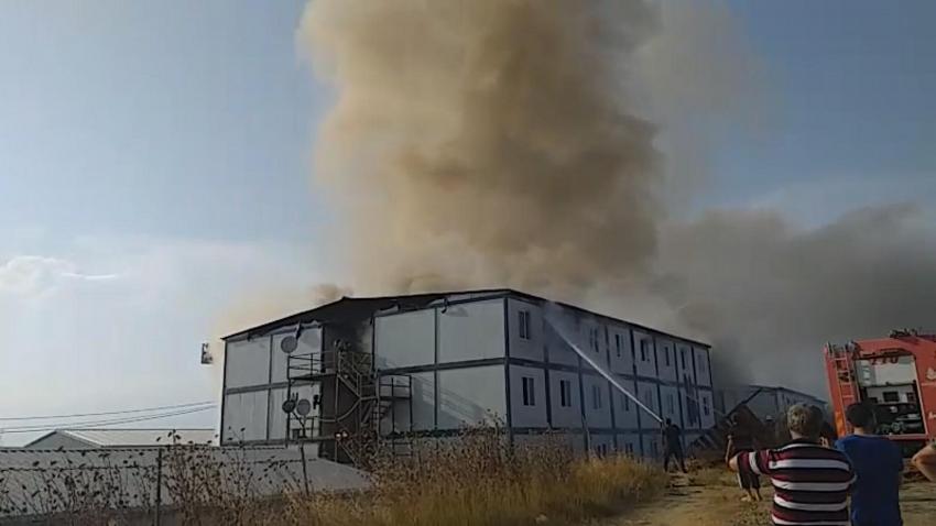 Silivri’de işçilerin kaldığı bina da yangın çıktı