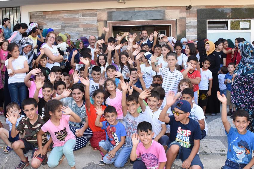 Başkan Yılmaz'dan 22 bin çocuğa bayramlık