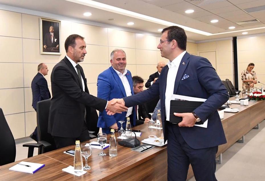 Başkan Yılmaz, belediye başkanları toplantısına katıldı
